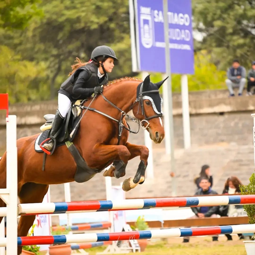 Torneo aniversario Jockey club córdoba: BENJAMÍN Y MERCEDES DAPELLO REALIZARON UNA DESTACADISIMA ACTUACION